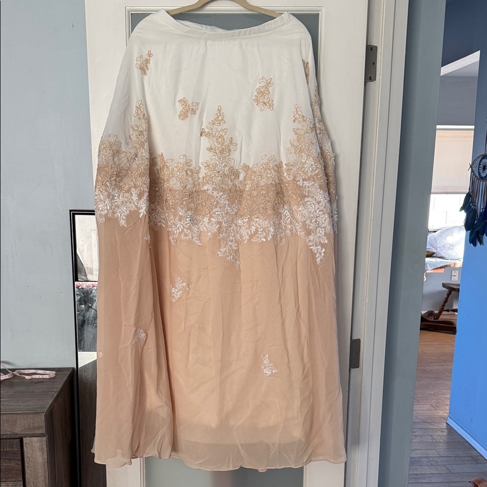 Elegant Cream and Tan Floral Skirt